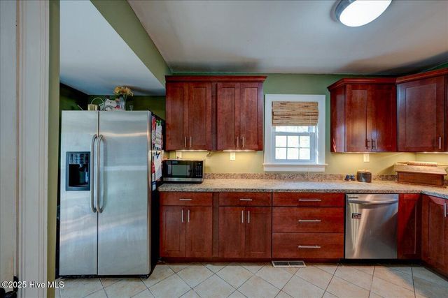 1103 Oakdale Avenue, New Bern, NC 28562