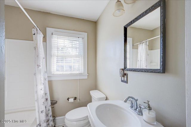 1103 Oakdale Avenue, New Bern, NC 28562