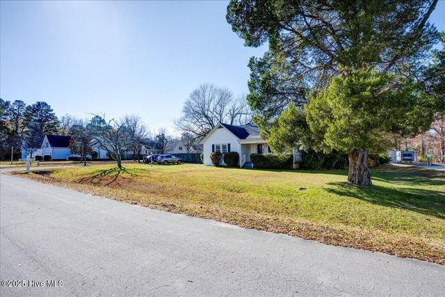 1103 Oakdale Avenue, New Bern, NC 28562