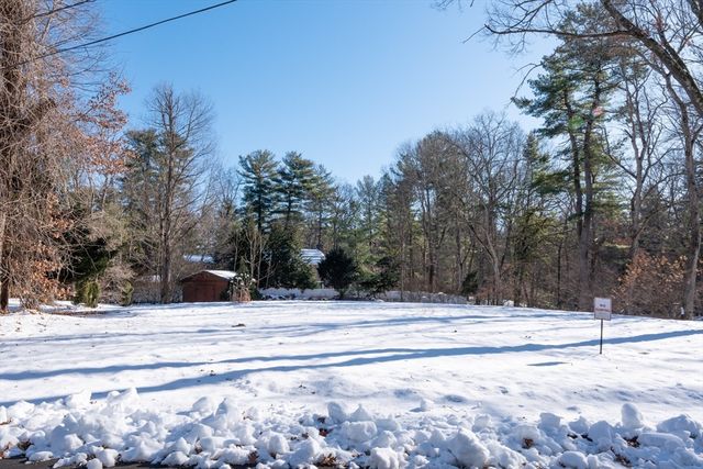 64 Magnolia Cir, Longmeadow, MA 01106