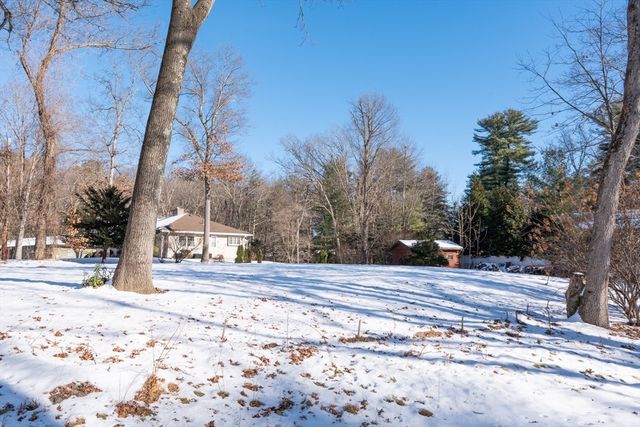 64 Magnolia Cir, Longmeadow, MA 01106