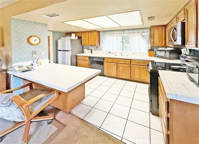 11386 Ivory Avenue, Fountain Valley, CA 92708