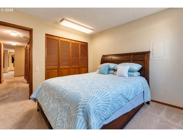 14803 Ne SACRAMENTO St 83, Portland, OR 97230