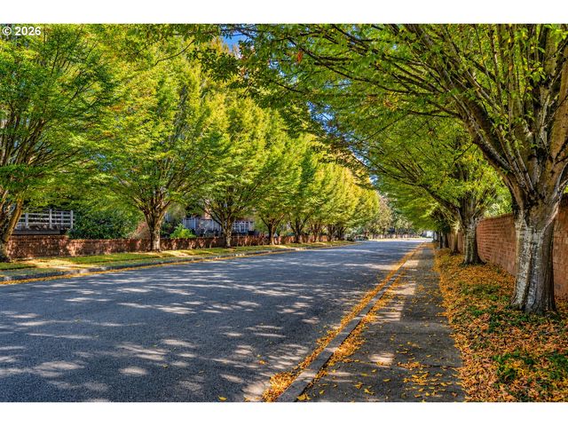 14803 Ne SACRAMENTO St 83, Portland, OR 97230