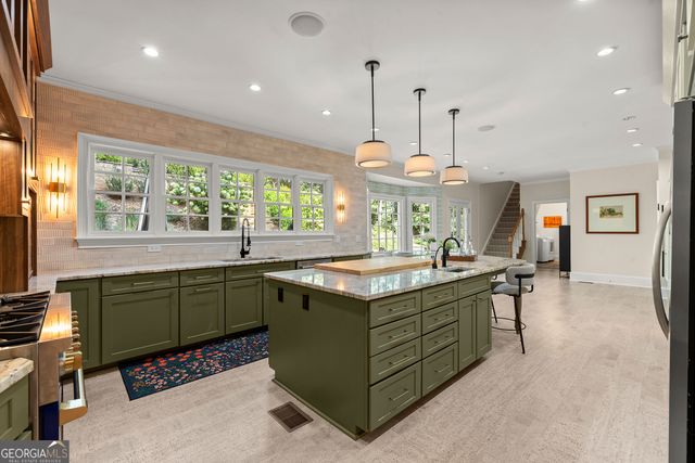 7810 Landowne Drive, Sandy Springs, GA 30350