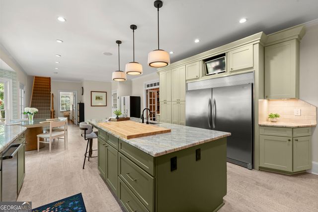 7810 Landowne Drive, Sandy Springs, GA 30350