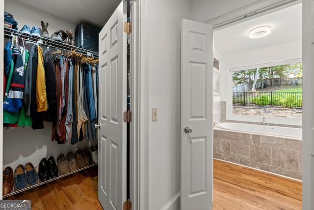 7810 Landowne Drive, Sandy Springs, GA 30350