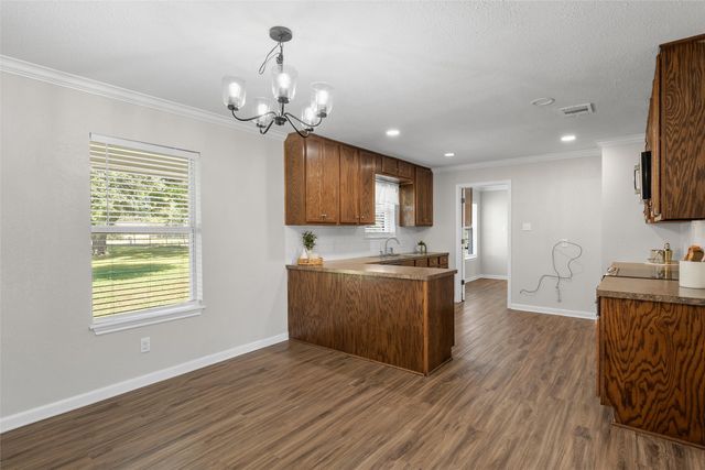 154 Longhorn Parkway, Axtell, TX 76624