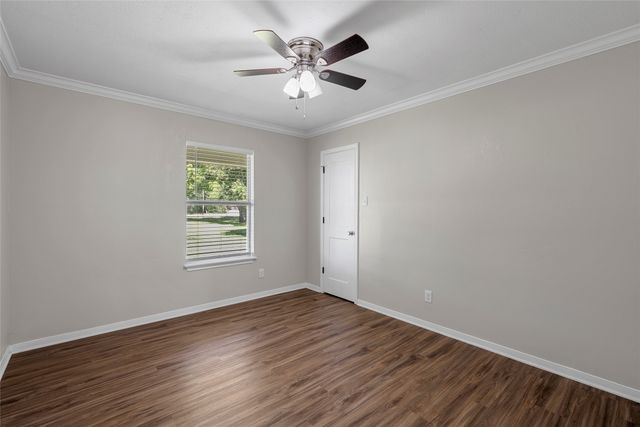 154 Longhorn Parkway, Axtell, TX 76624