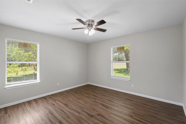 154 Longhorn Parkway, Axtell, TX 76624