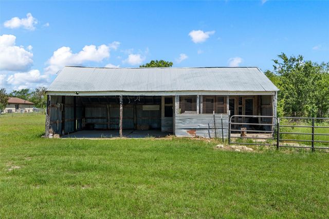 154 Longhorn Parkway, Axtell, TX 76624