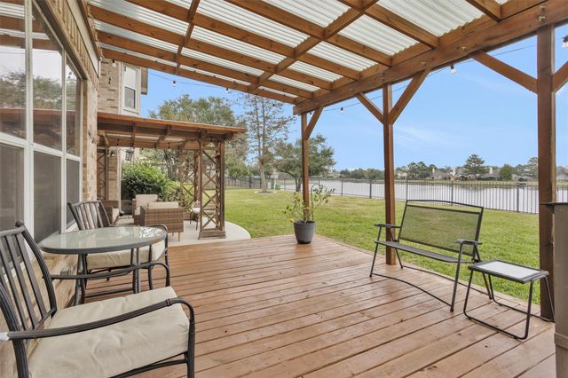 3006 E Lake Falls Circle, Spring, TX 77386