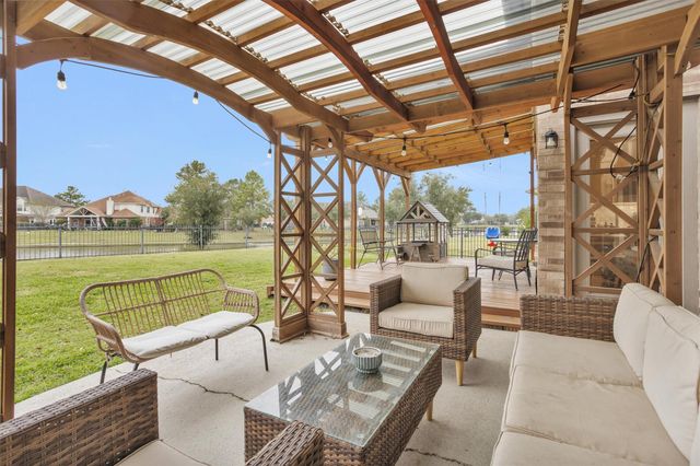 3006 E Lake Falls Circle, Spring, TX 77386