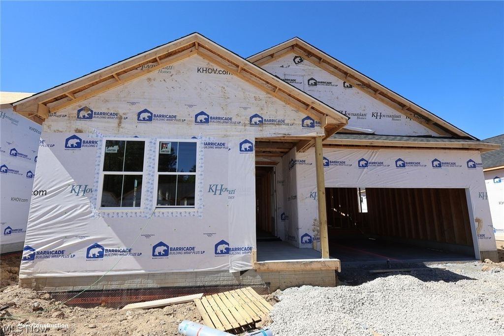 2460 Merriment Drive, Amherst, OH 44001