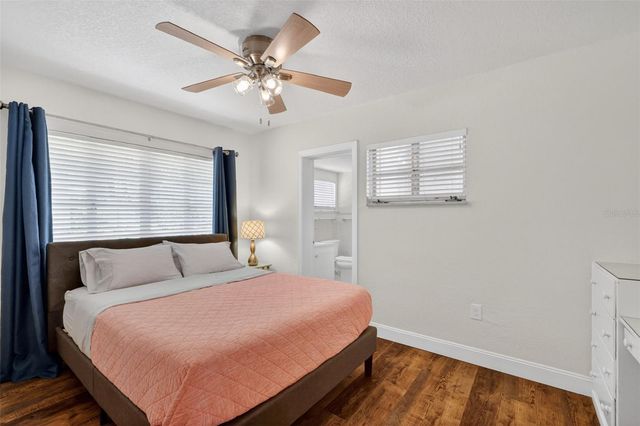 205 E 10TH AVENUE, Mount Dora, FL 32757