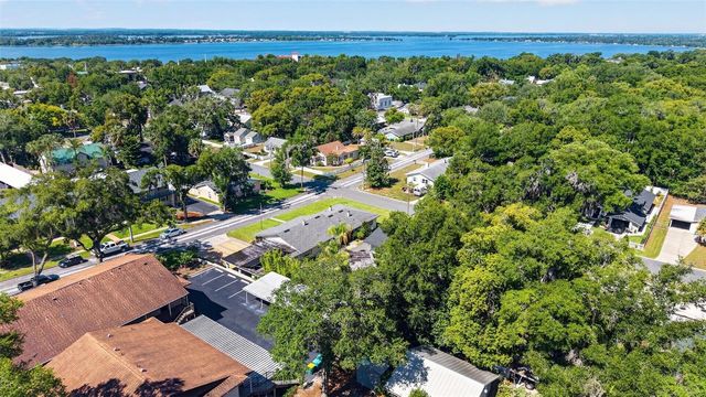205 E 10TH AVENUE, Mount Dora, FL 32757