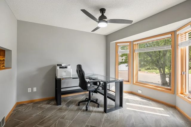 22530 Forest Ridge Drive, Lakeville, MN 55044