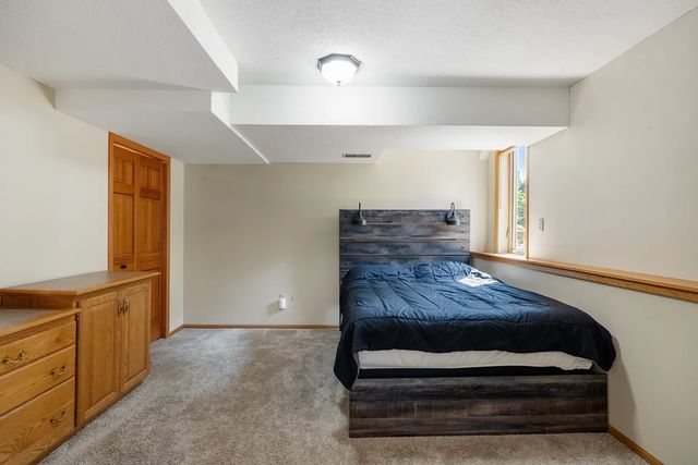 22530 Forest Ridge Drive, Lakeville, MN 55044
