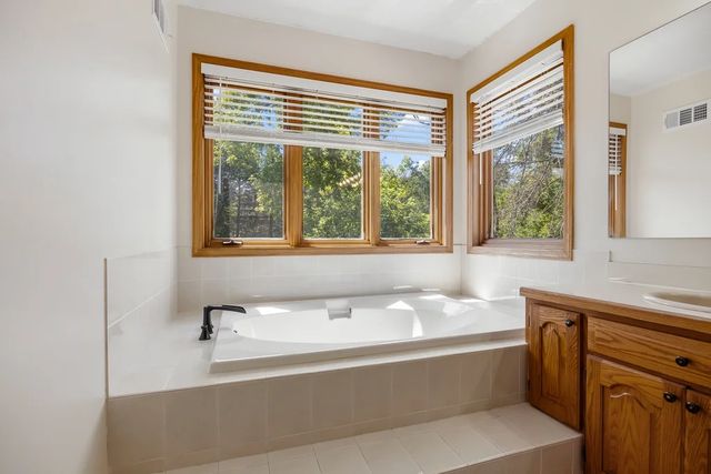 22530 Forest Ridge Drive, Lakeville, MN 55044
