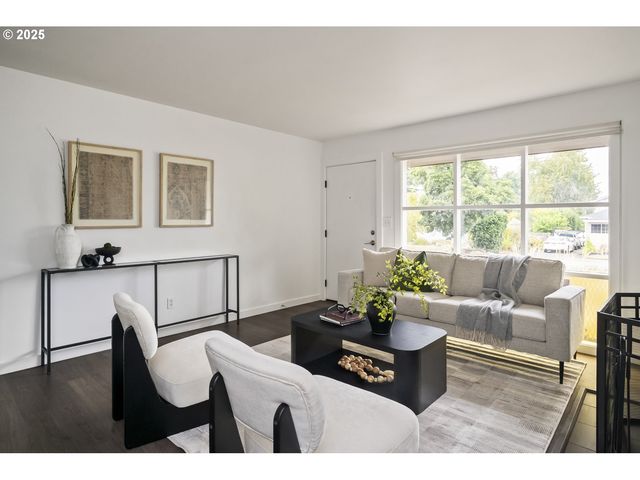6318 Ne PRESCOTT St, Portland, OR 97218