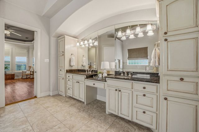2707 Harborside Drive, Granbury, TX 76048