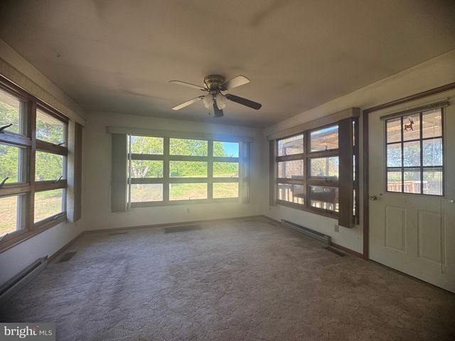10280 LOG CABIN RD, Denton, MD 21629