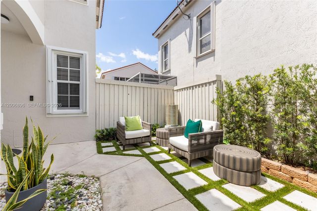 14972 SW 50th Ct, Davie, FL 33331