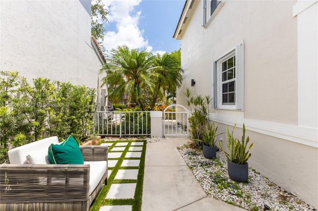 14972 SW 50th Ct, Davie, FL 33331