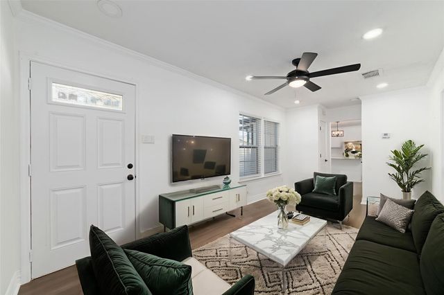 802 E 33rd Street, Houston, TX 77022