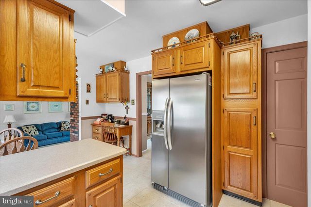 905 KNOLL CT, Moorestown, NJ 08057