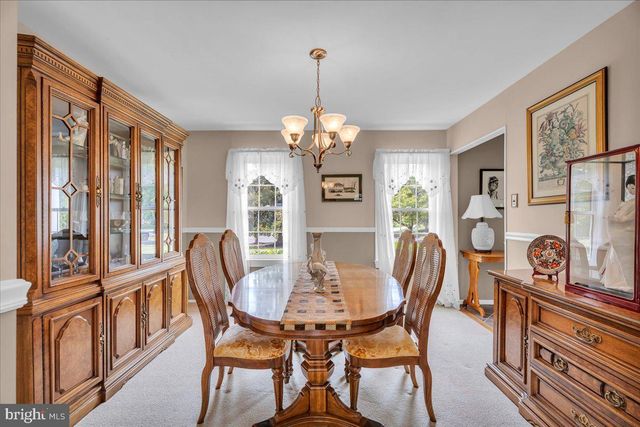 905 KNOLL CT, Moorestown, NJ 08057
