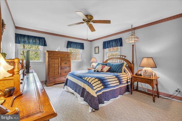 905 KNOLL CT, Moorestown, NJ 08057