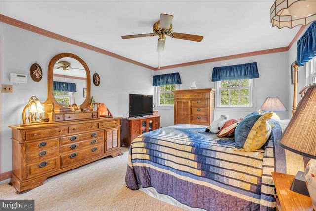 905 KNOLL CT, Moorestown, NJ 08057