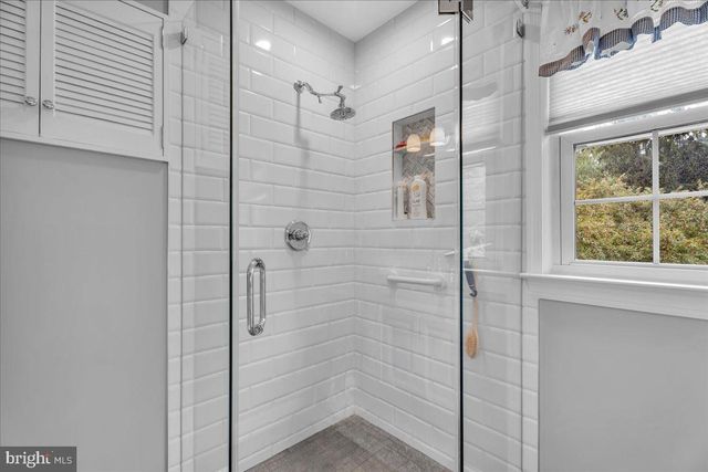 905 KNOLL CT, Moorestown, NJ 08057
