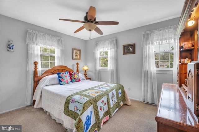 905 KNOLL CT, Moorestown, NJ 08057