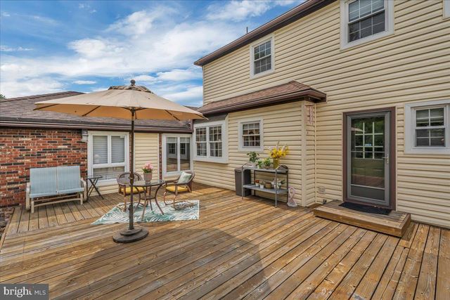 905 KNOLL CT, Moorestown, NJ 08057