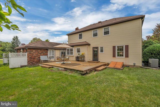 905 KNOLL CT, Moorestown, NJ 08057