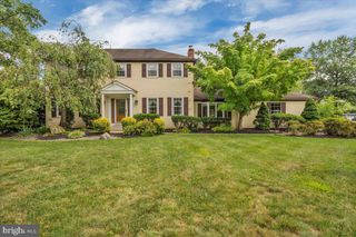 905 KNOLL CT, Moorestown, NJ 08057