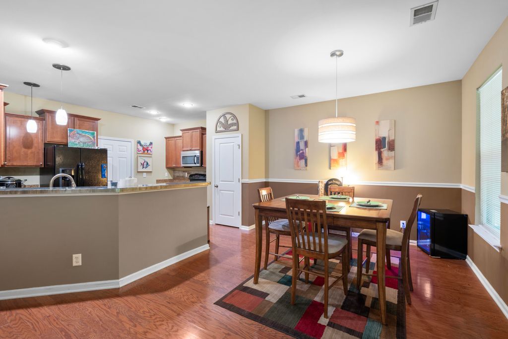 Image 11 of property listing at 107 Rawlins Drive, Summerville, SC 29485