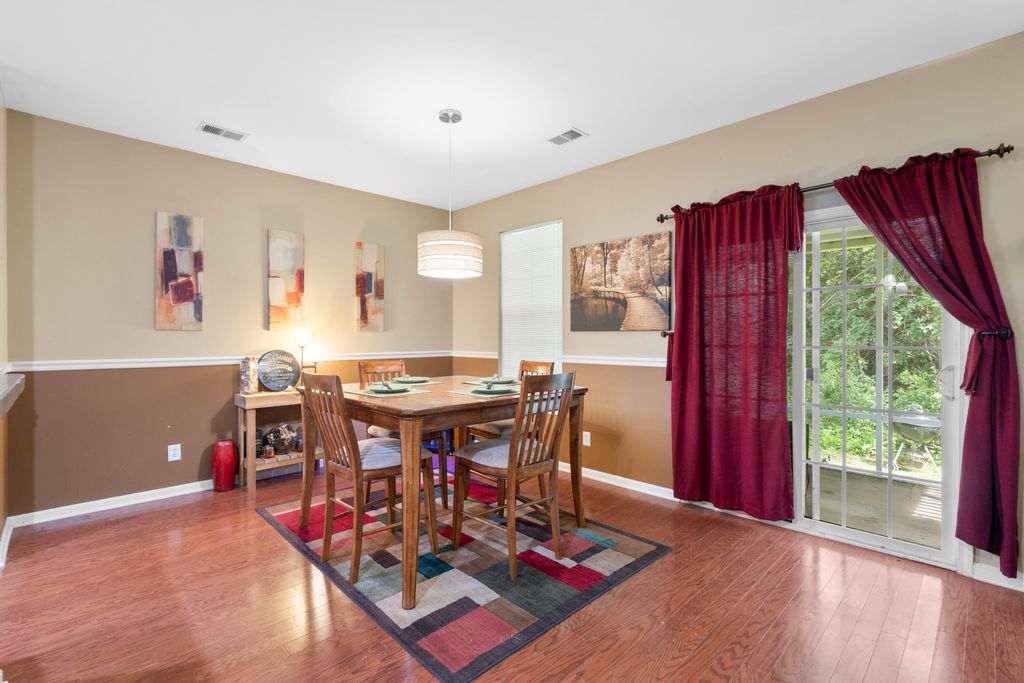 Image 12 of property listing at 107 Rawlins Drive, Summerville, SC 29485