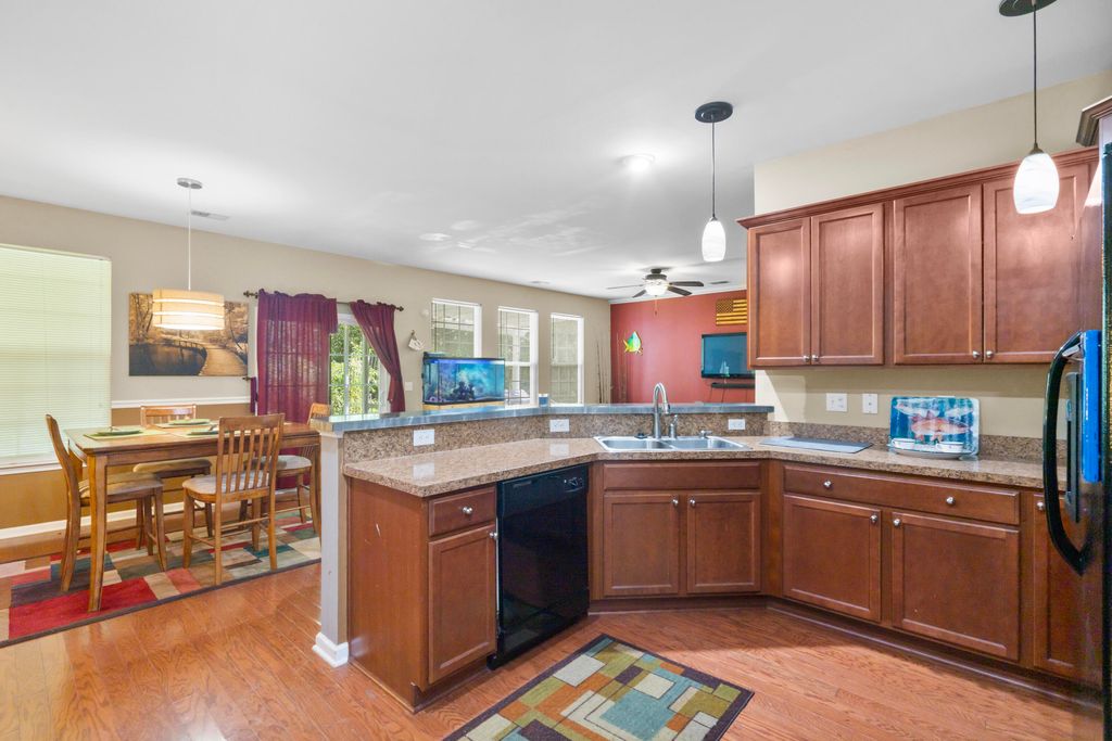 Image 13 of property listing at 107 Rawlins Drive, Summerville, SC 29485