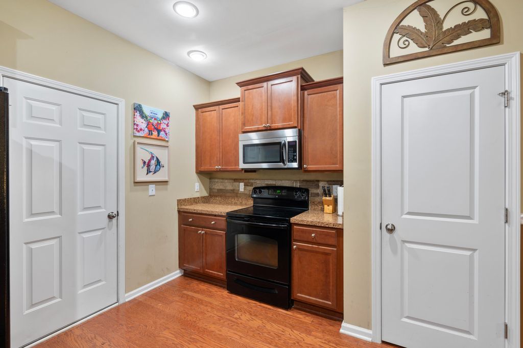 Image 15 of property listing at 107 Rawlins Drive, Summerville, SC 29485