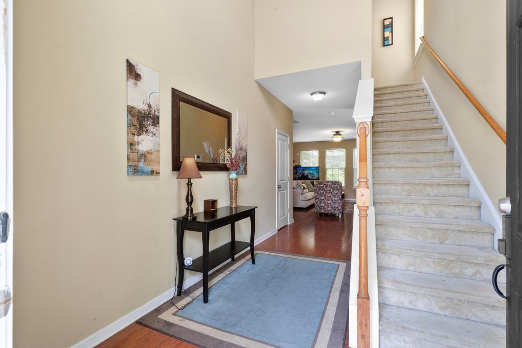 Image 4 of property listing at 107 Rawlins Drive, Summerville, SC 29485