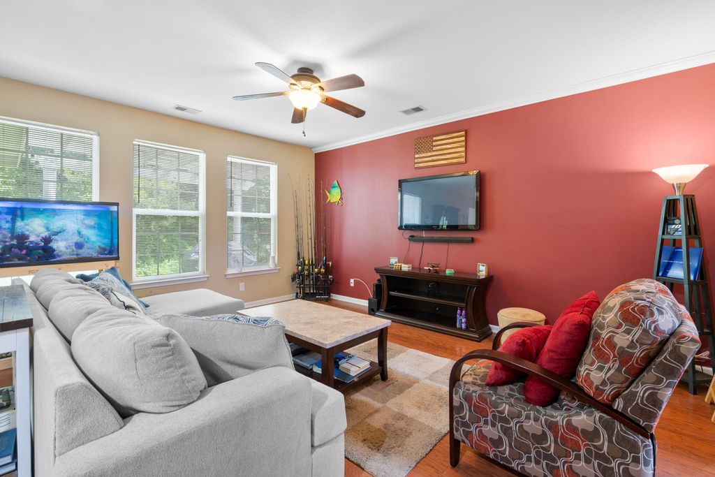 Image 7 of property listing at 107 Rawlins Drive, Summerville, SC 29485