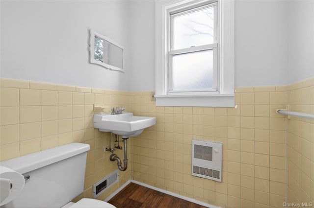 26 W 5th Street, Locust Valley, NY 11560