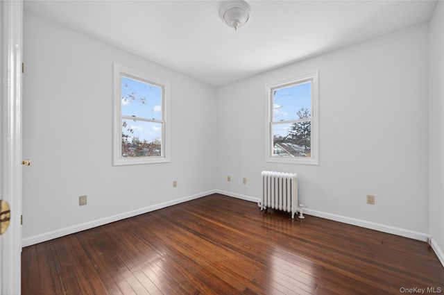 26 W 5th Street, Locust Valley, NY 11560