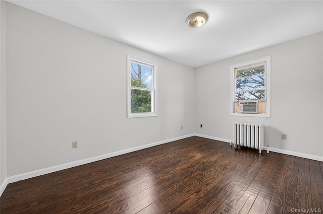 26 W 5th Street, Locust Valley, NY 11560