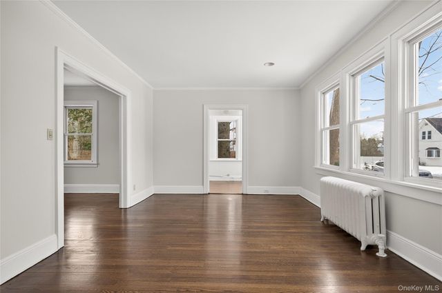 26 W 5th Street, Locust Valley, NY 11560