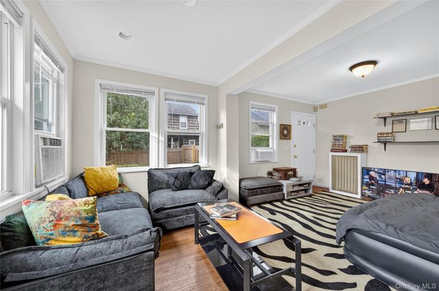 26 W 5th Street, Locust Valley, NY 11560