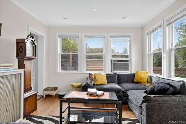 26 W 5th Street, Locust Valley, NY 11560